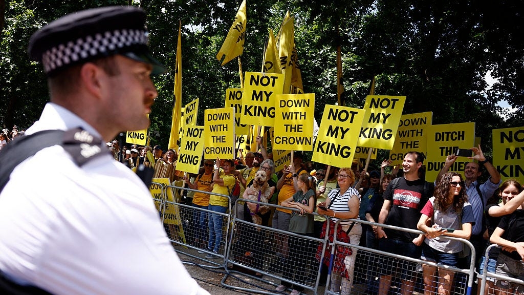 Anti-Monarchy Protesters Made Themselves Visible at Trooping The Colour
