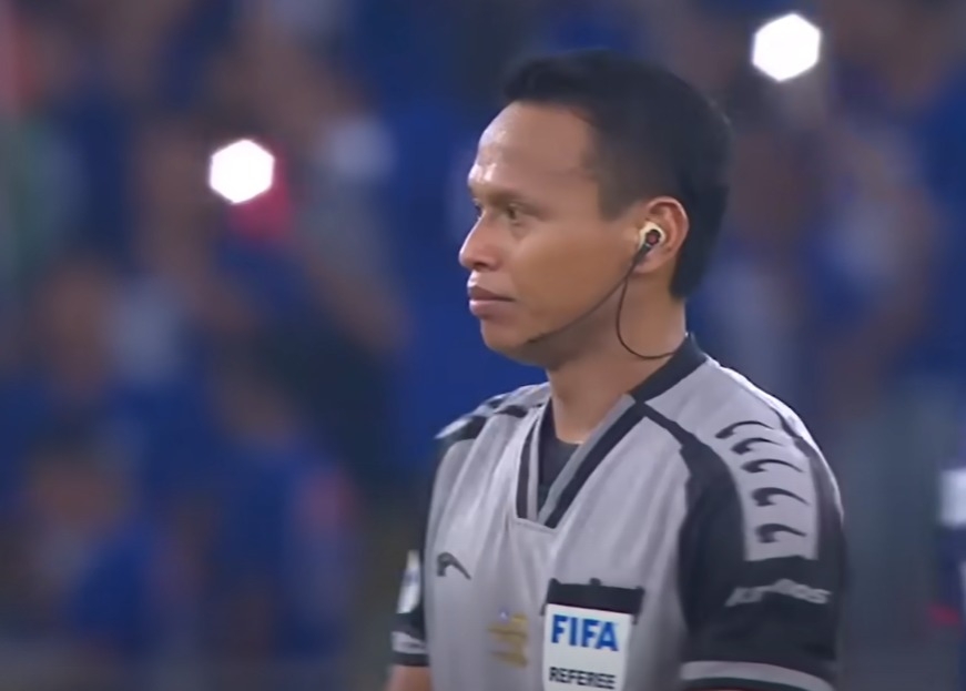 Referee Razlan Joffri's ‘fingerprints' remain all over Malaysia Cup