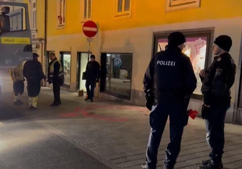 Suspect in fatal stabbing in Austria linked to Islamic State, officials say