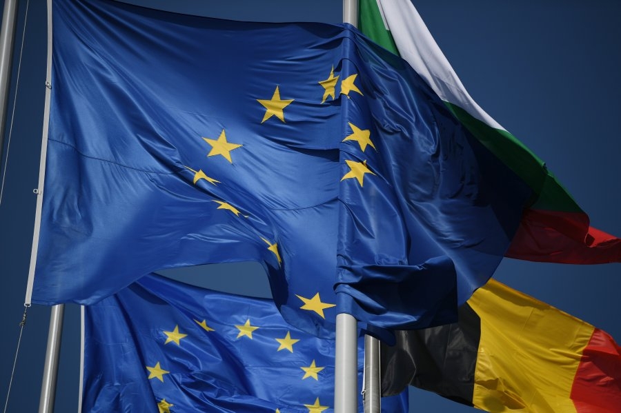 EU says it is on track to meet main 2030 climate and energy goals