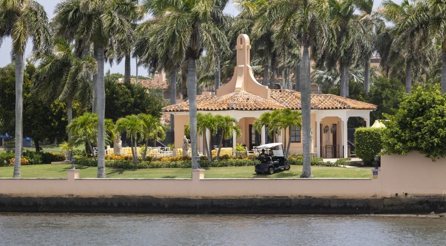 Secret Service agents arrest man who scaled wall at Mar-a-Lago