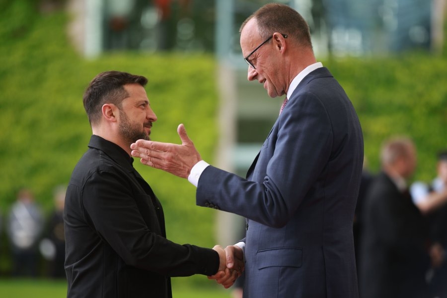 Ukrainian President Zelensky visits Germany to talk defense against Russia
