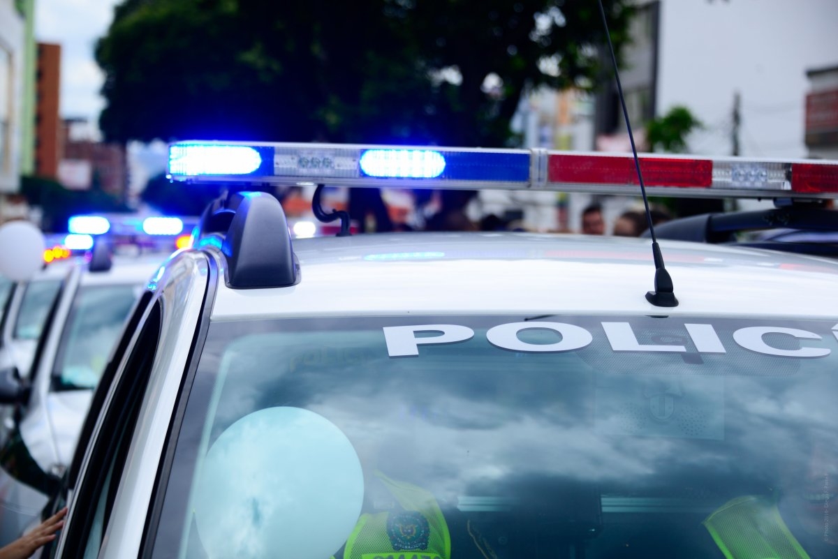 19-year-old man arrested in Connecticut mall shooting that wounded 5 bystanders