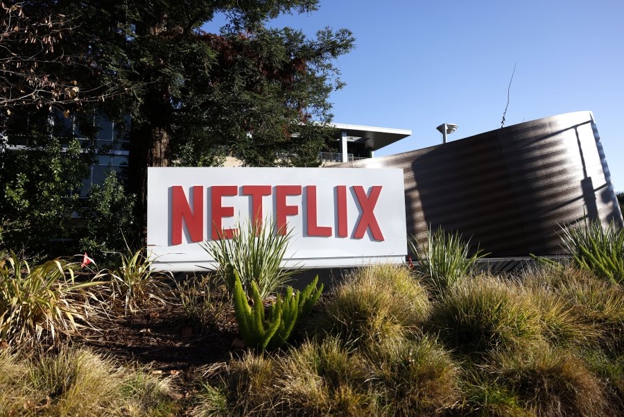 Callum Kerr of Netflix's 'Virgin River' releases statement on parents' death