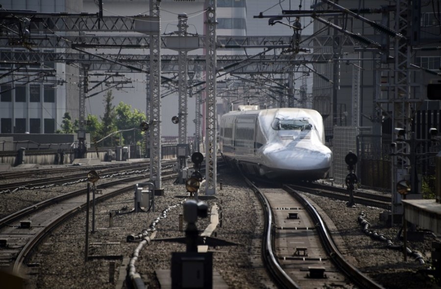 Japan bullet trains resume service after decoupling issue