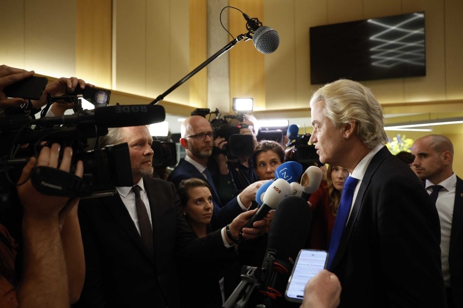 Far-right PVV quits Dutch gov't in immigration fight
