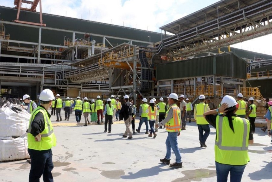 Strikes, roadblocks bring Panama to near standstill