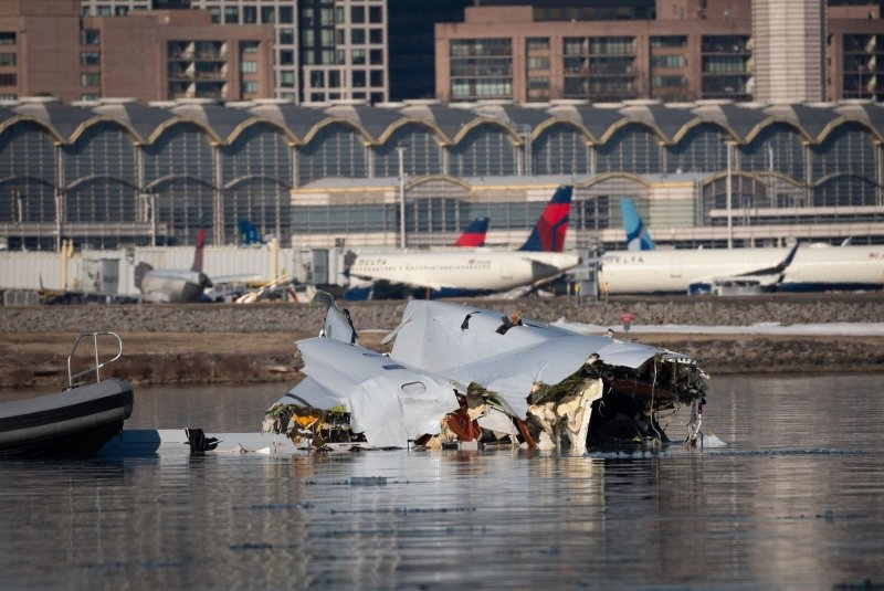 NTSB looking at possible bad data, missed tower message in Army chopper's collision with jet