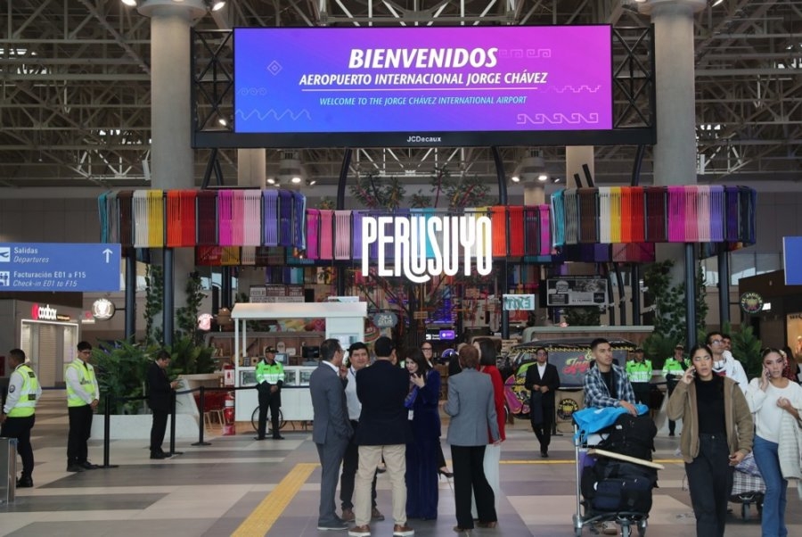 Lima's new airport continues to face passenger complaints