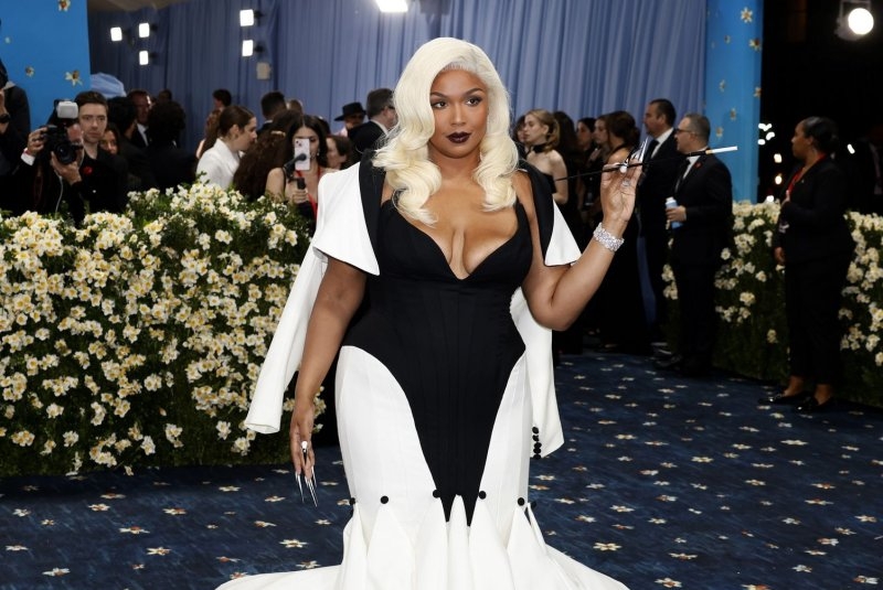 Lizzo shows off her Met Gala look in 'Still Bad (Animal Style)' video