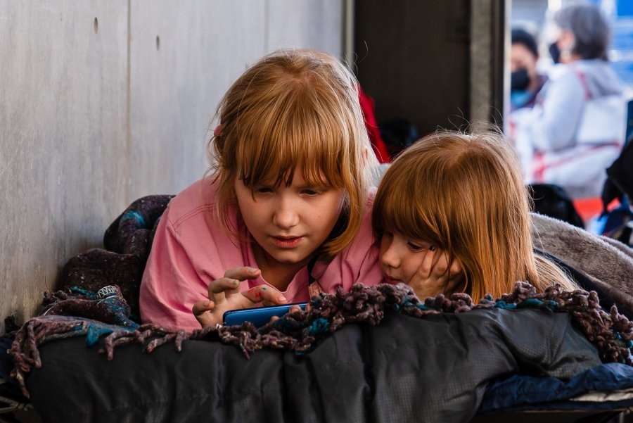 Britain to allow Ukrainian parents to bring in children in reversal of visa rule