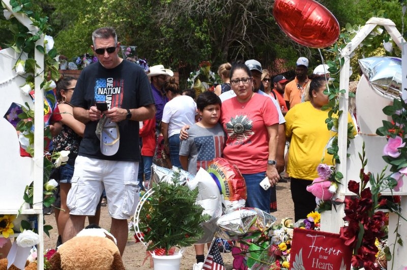 Uvalde City Council unanimously approves settlement with mass shooting victim families