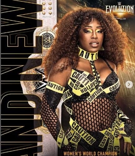 WWE 'Evolution': Naomi cashes in to become Women's World Champion