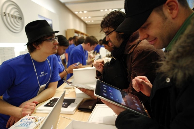 On This Day, April 3: Apple releases first iPad