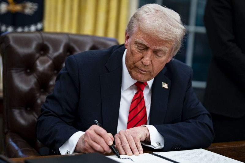 Trump imposes 25% tariffs on steel, aluminum imports