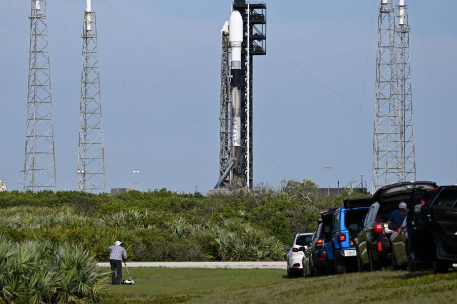 SpaceX plans launch of advanced GPS satellite for Space Force