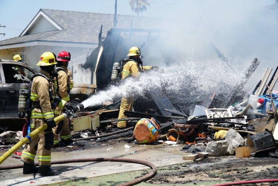 1 dead after fireworks explode in garage, setting fire to Cali. house