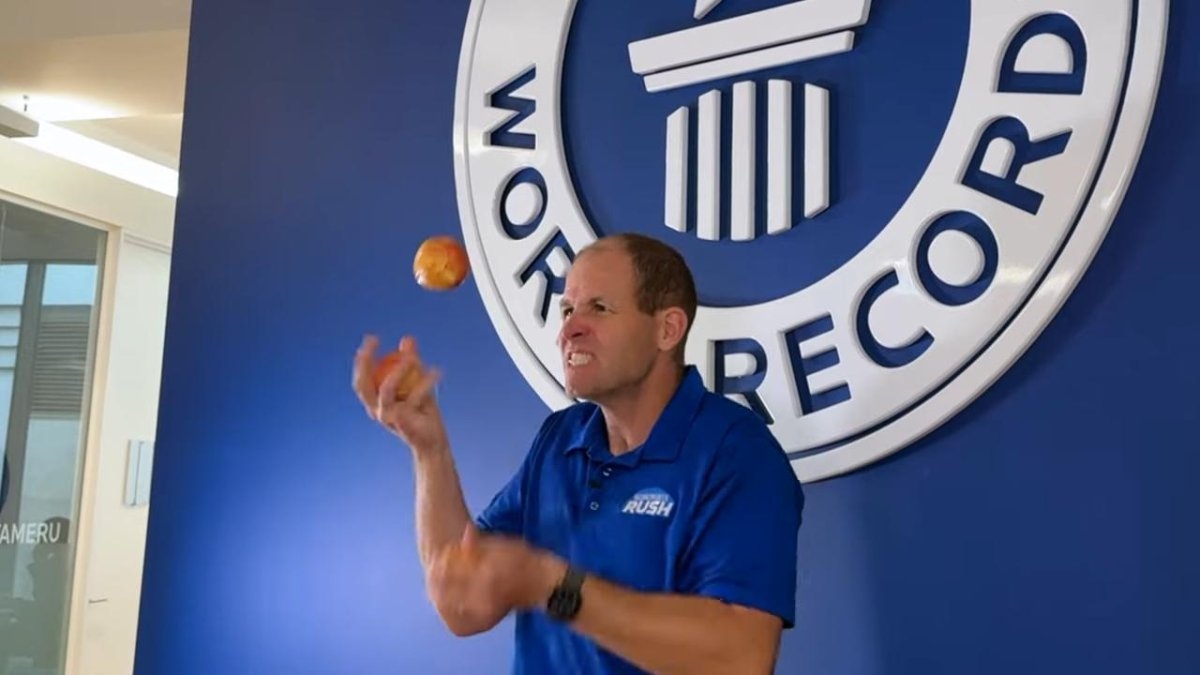 Watch: Apple juggler takes 198 bites in one minute