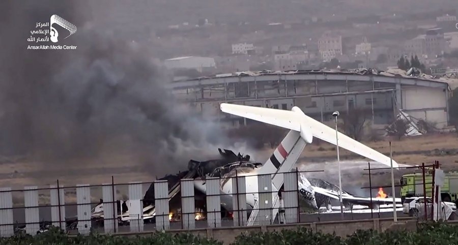 Israeli warplanes again strike Houthi-controlled Sanaa int'l airport