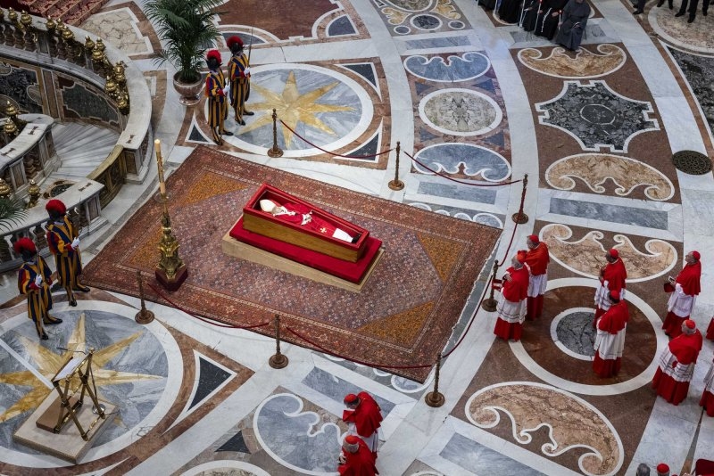 Tens of thousands pay respects as body of Pope Francis lies in state
