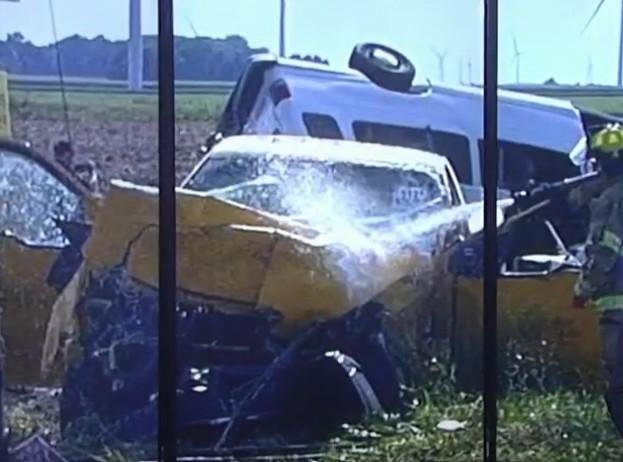 7 Amish die in 2 crashes involving their rented van, buggy