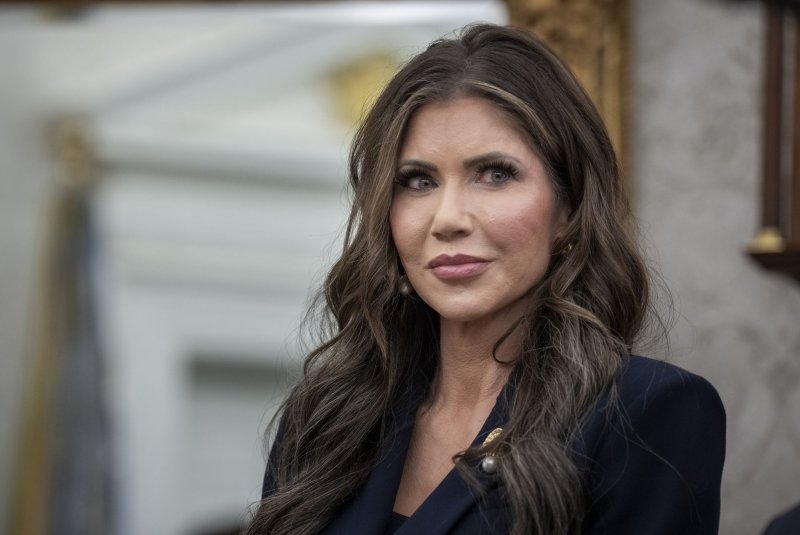 Homeland Security Secretary Kristi Noem's purse with $3K cash stolen from restaurant
