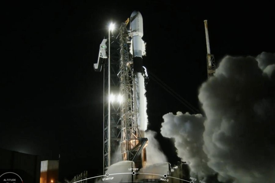 SpaceX launches Bandwagon-3 mission, European re-entry capsule