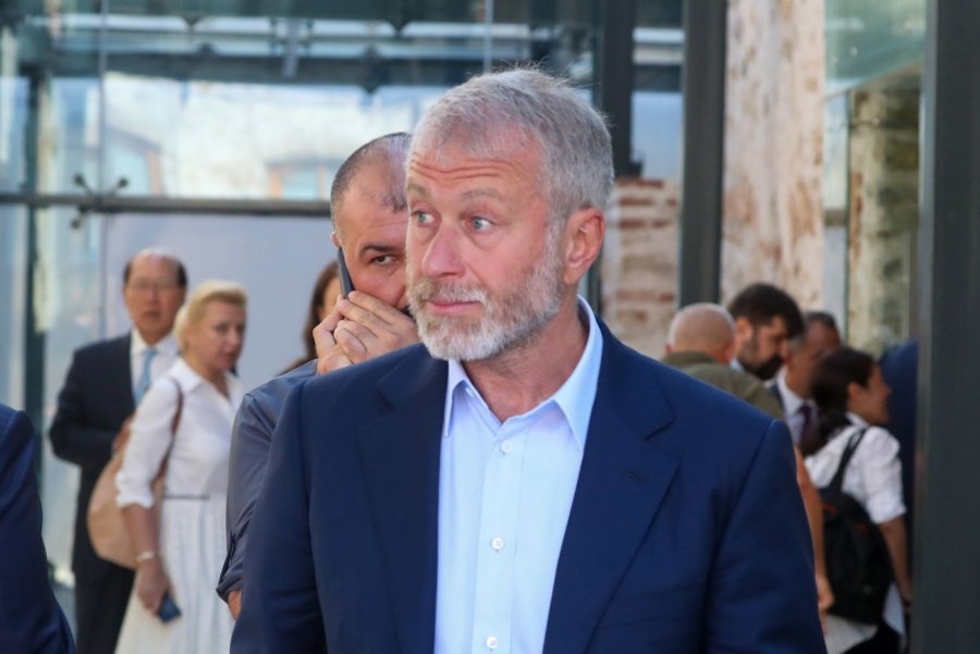 Britain threatens to sue Roman Abramivich over Chelsea sale funds