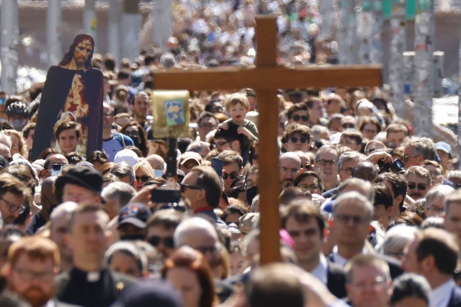 Pew polling shows years of U.S. Christianity decline slowing, possibly stabilizing