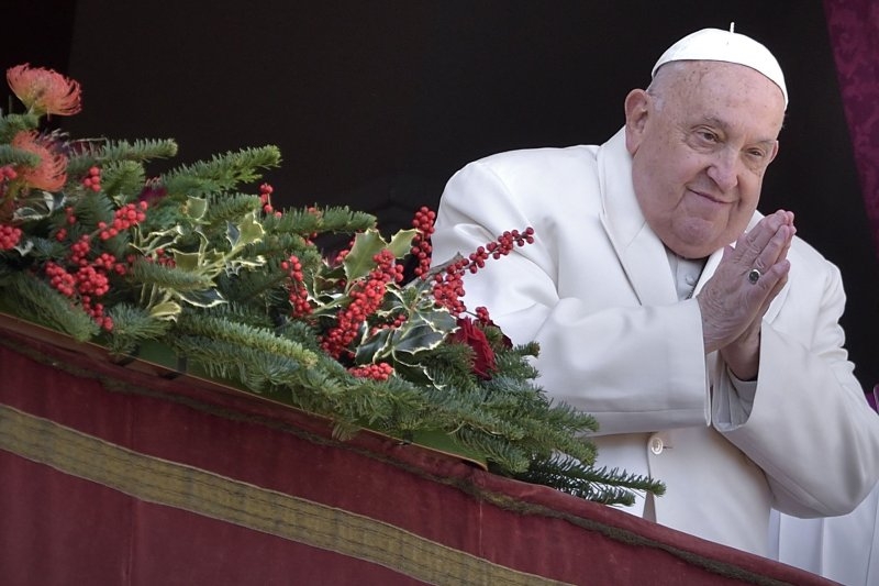 Pope Francis off ventilator and stable, but health condition is 'complex'