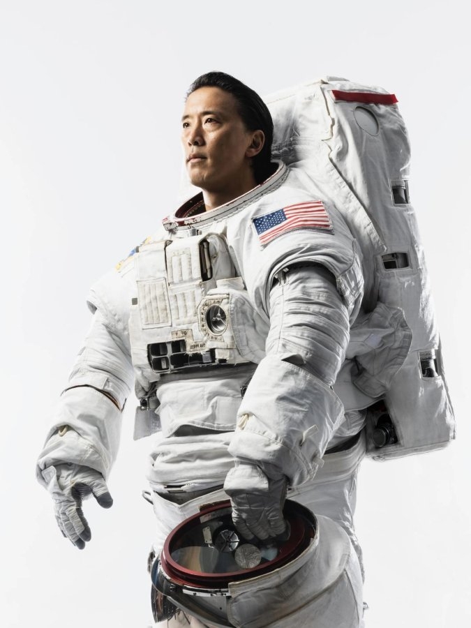 NASA astronaut Jonny Kim, two cosmonauts launch for ISS