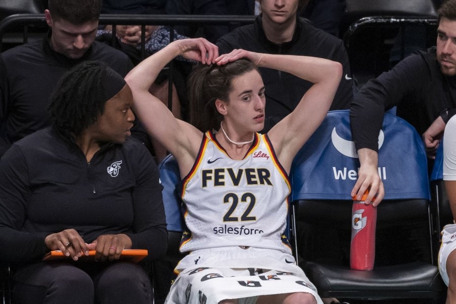 Watch: Caitlin Clark, Fever scuffle with Sun, blast officials
