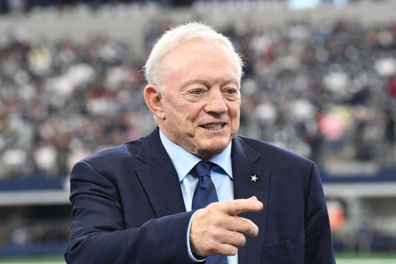 Dallas Cowboys owner Jerry Jones discloses decade-long cancer battle
