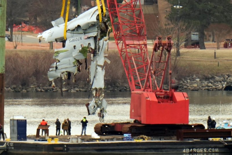 In wake of deadly D.C. helicopter crash, NTSB urges changes to address 'intolerable safety risk'