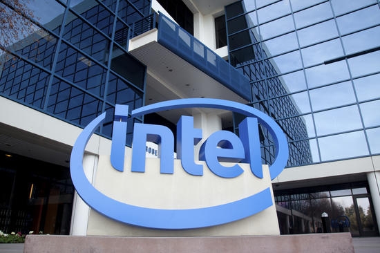 Intel Eyes NEX Exit While Broadcom Tightens AI Chip Grip