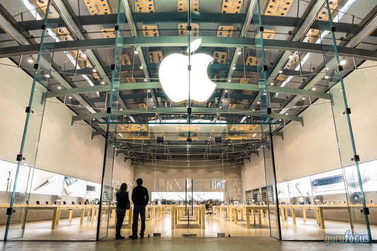 Apple (AAPL) Faces Trump Pushback Over India Manufacturing Shift