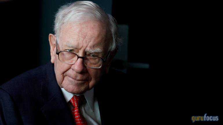 Proxy Battles and Succession Questions Loom Over Berkshire's 2025 Annual Meeting