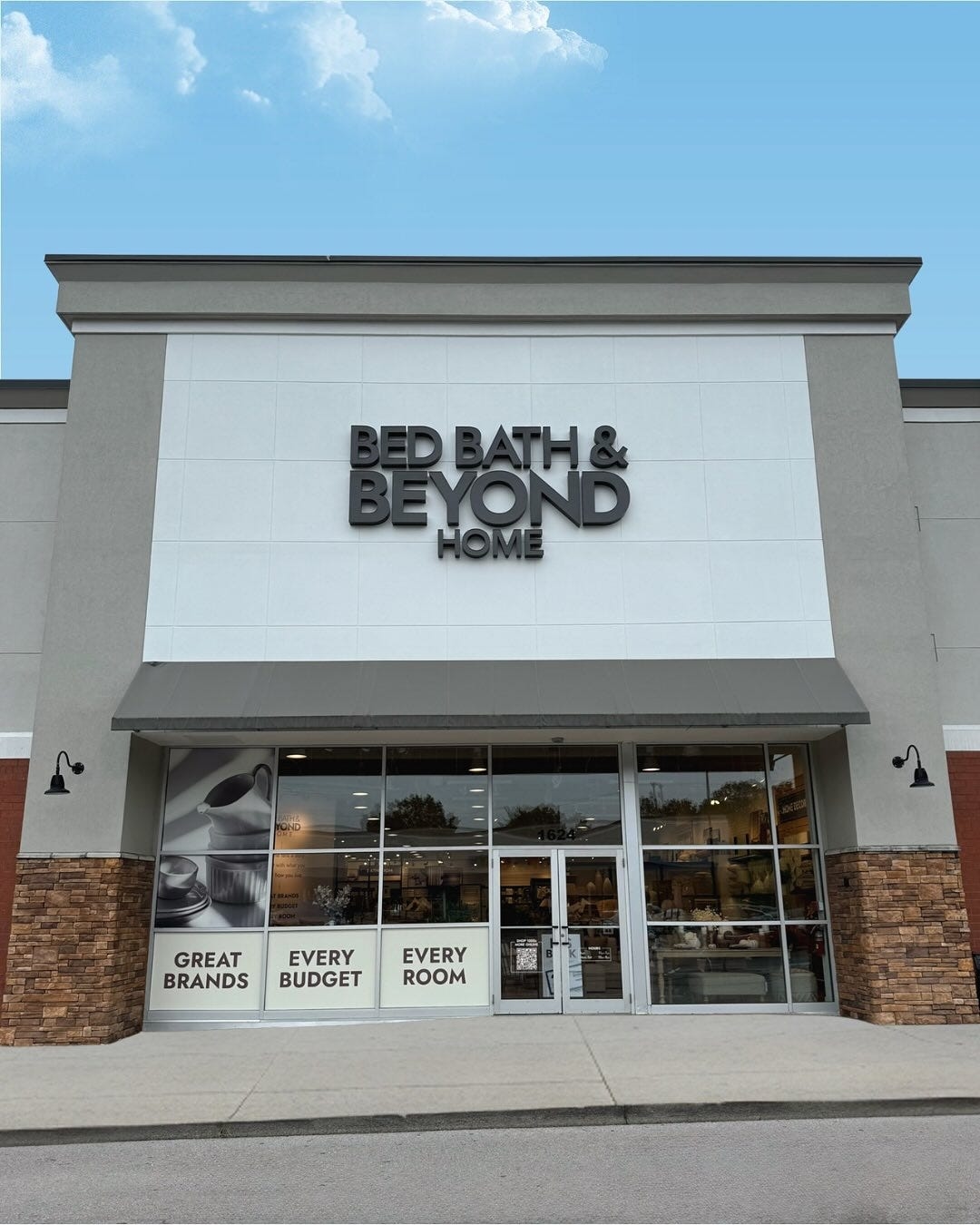 Bed Bath & Beyond opening store with new name, honoring old coupons