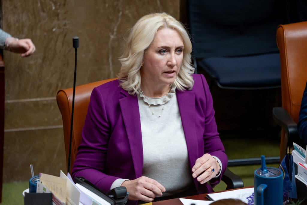 Despite experts' warnings, bill to give Utah lawmakers a say in judge elections advances