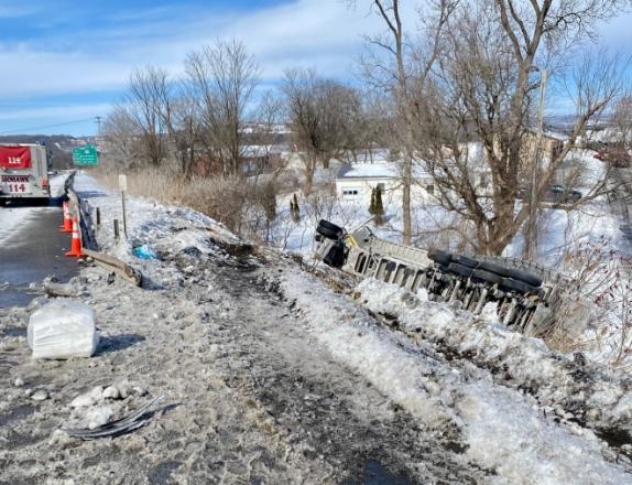 Man dies after crash on New York State Thruway in Herkimer County
