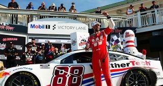 SVG expresses 'really special' moment to have dad in Victory Lane