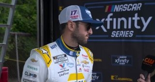 Chase Elliott speeds to Xfinity Series pole at 'Tricky Triangle'