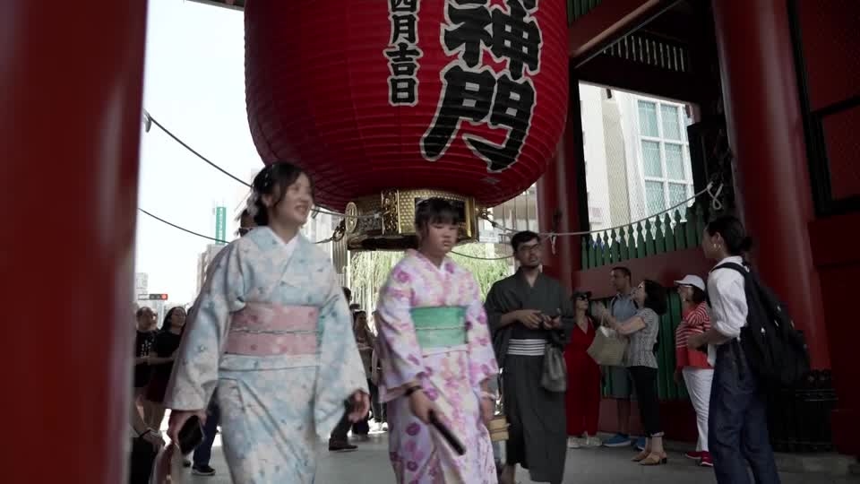 Viral quake doomsday rumors spook tourists to Japan