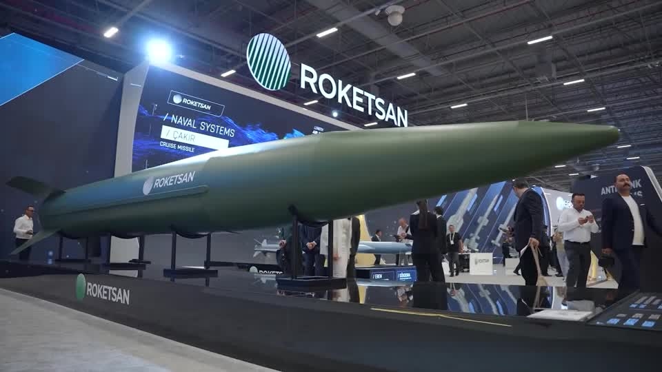 Turkey unveils domestically built hypersonic missile