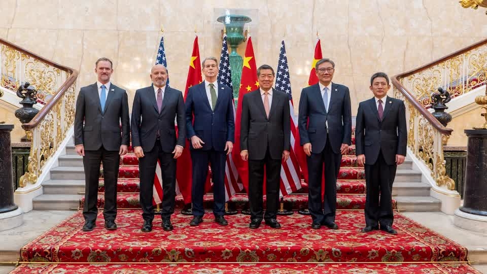 US, China set for second day of trade talks in London
