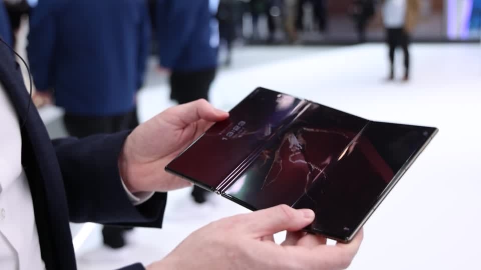 Huawei showcases its new tri-foldable phone