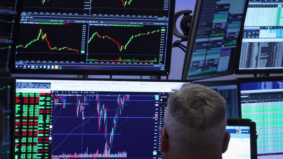 US stocks slump on latest tariffs, soft jobs data