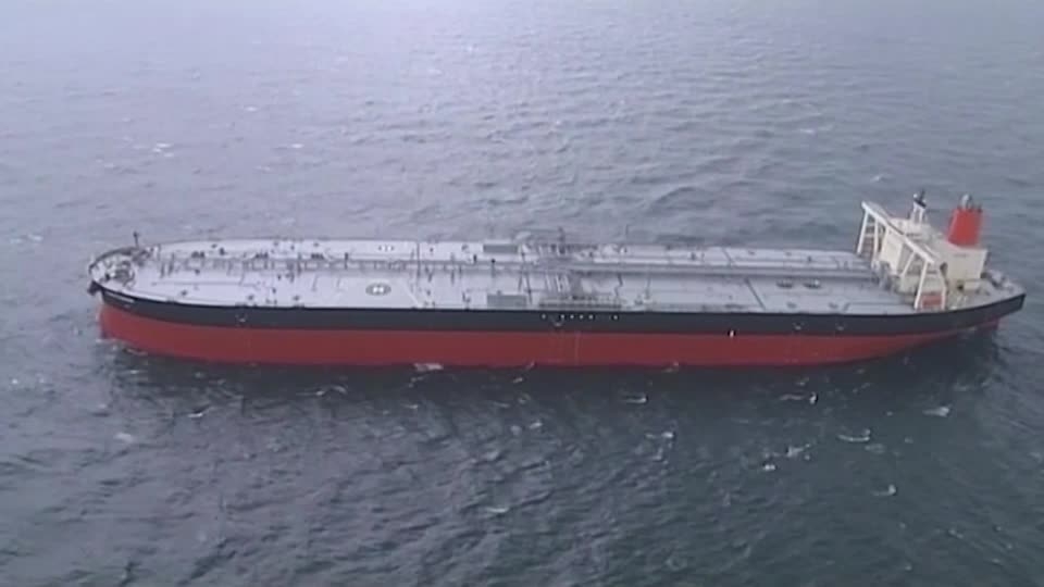 Oil prices climb on fears Iran will blockade supplies