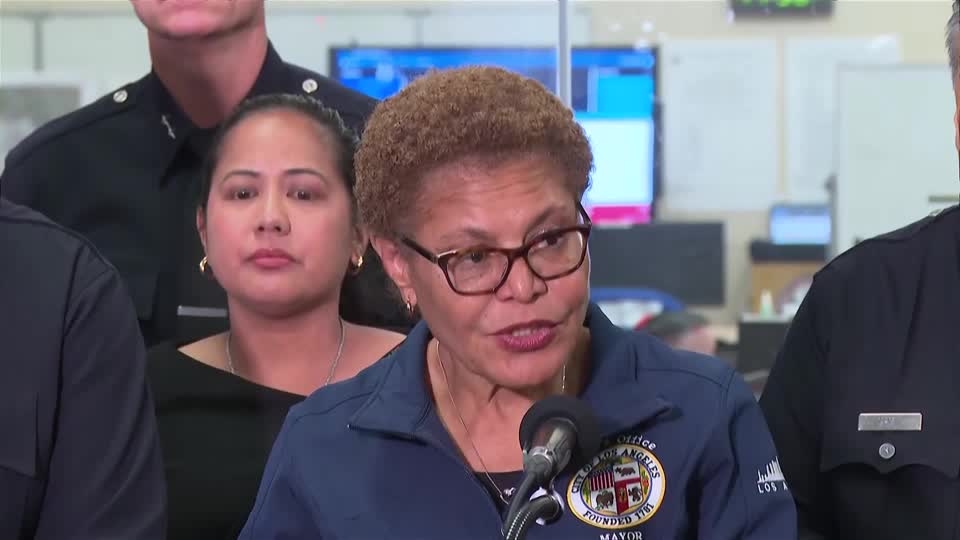 'You will be prosecuted': LA mayor issues downtown curfew