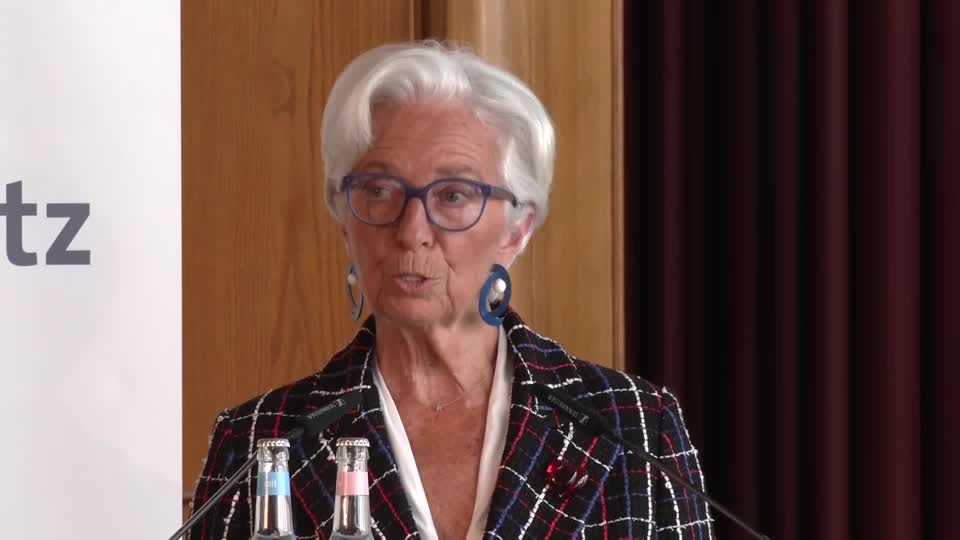 Euro could become the dollar's alternative, says Lagarde